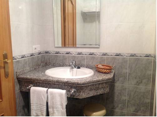 Imagen de la habitación del Hostal San Froilan. Foto 16