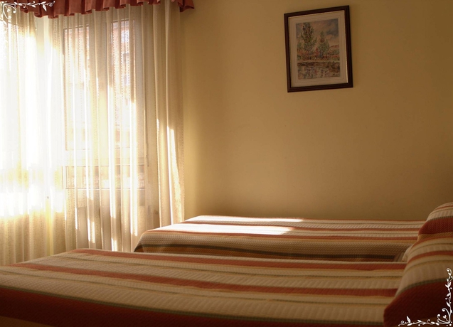 Imagen de la habitación del Hostal San Glorio, Santander. Foto 3