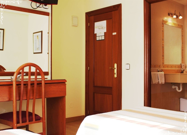 Imagen de la habitación del Hostal San Glorio, Santander. Foto 7