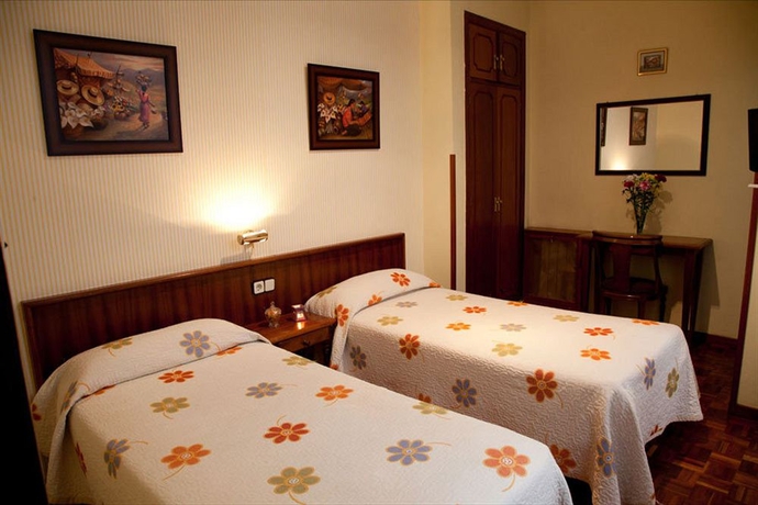 Imagen de la habitación del Hostal San Isidro, Centro de Madrid. Foto 9