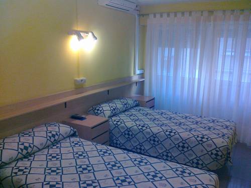 Imagen de la habitación del Hostal San Jorge, Zaragoza. Foto 6