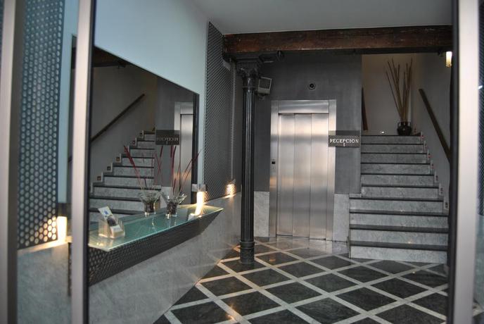 Imagen de los interiores del Hostal San Lorenzo, Gran V&iacute;a. Foto 15