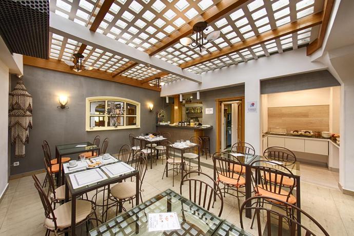 Imagen del bar/restaurante del Hostal San Lorenzo, Gran V&iacute;a. Foto 3