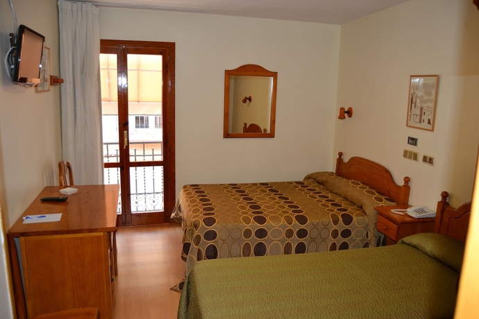 Imagen de la habitación del Hostal San Marcos, Huesca. Foto 10