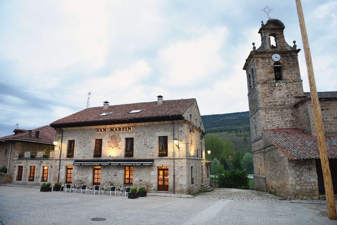 Imagen de los exteriores del Hostal San Martin, Molinos del Duero. Foto 8