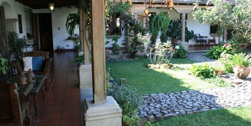Imagen de los exteriores del Hostal San Nicolas, Antigua Guatemala. Foto 16