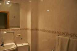 Imagen de la habitación del Hostal San Ramon, Marbella. Foto 5