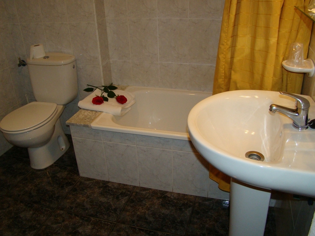 Imagen de la habitación del Hostal San Roque, Portonovo. Foto 10