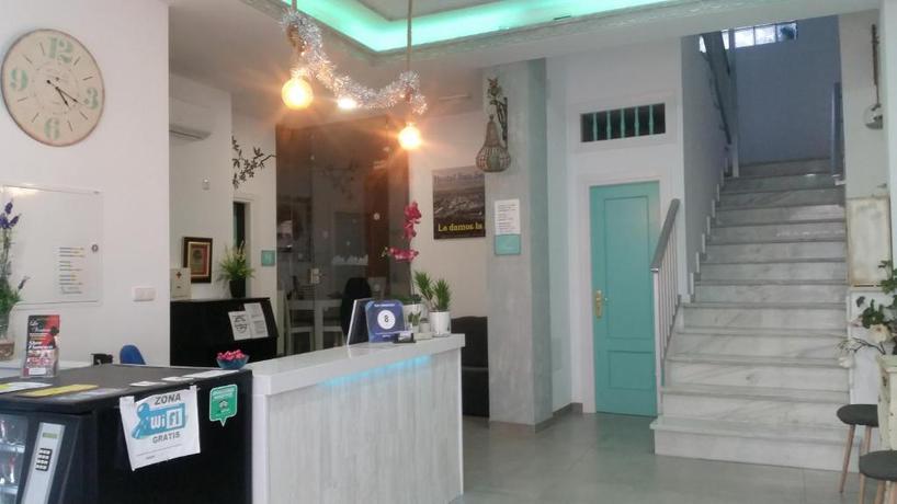 Imagen de los interiores del Hostal San Sebastián Almuñecar. Foto 9