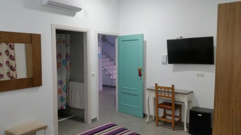 Imagen de la habitación del Hostal San Sebastián Almuñecar. Foto 7