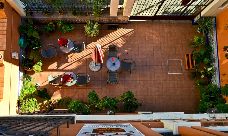 Imagen de los exteriores del Hostal San Vicente Ii. Foto 11