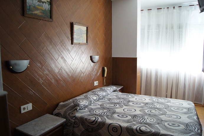 Imagen de la habitación del Hostal Sanmar. Foto 7