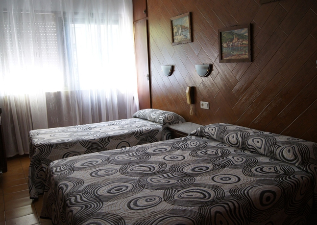 Imagen de la habitación del Hostal Sanmar. Foto 12