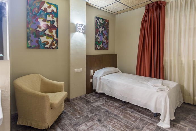 Imagen de la habitación del Hostal Sant Miquel. Foto 5
