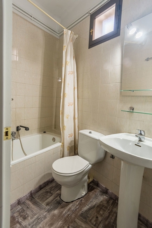 Imagen de la habitación del Hostal Sant Miquel. Foto 8