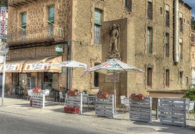 Imagen del bar/restaurante del Hostal Sant Miquel. Foto 2