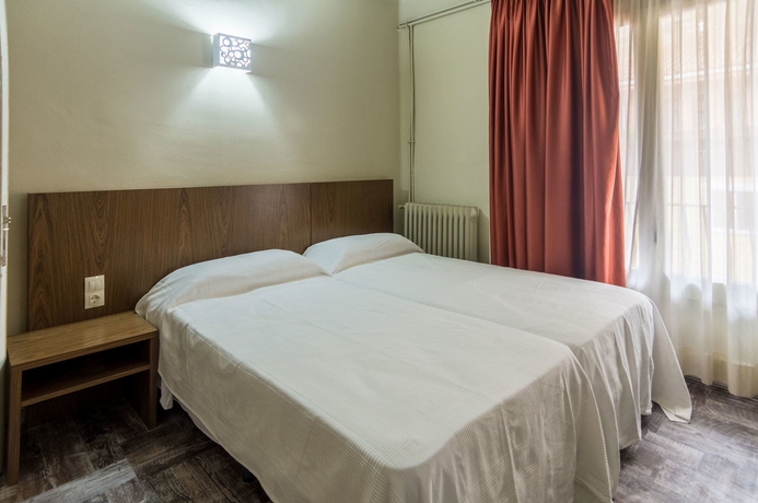 Imagen de la habitación del Hostal Sant Miquel. Foto 15