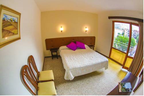 Imagen de la habitación del Hostal Santa Ana, Lloret de Mar. Foto 6