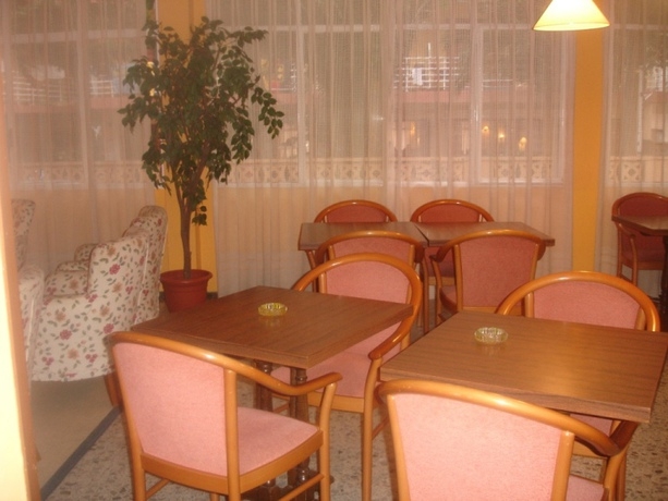 Imagen de los interiores del Hostal Santa Ana, Lloret de Mar. Foto 8