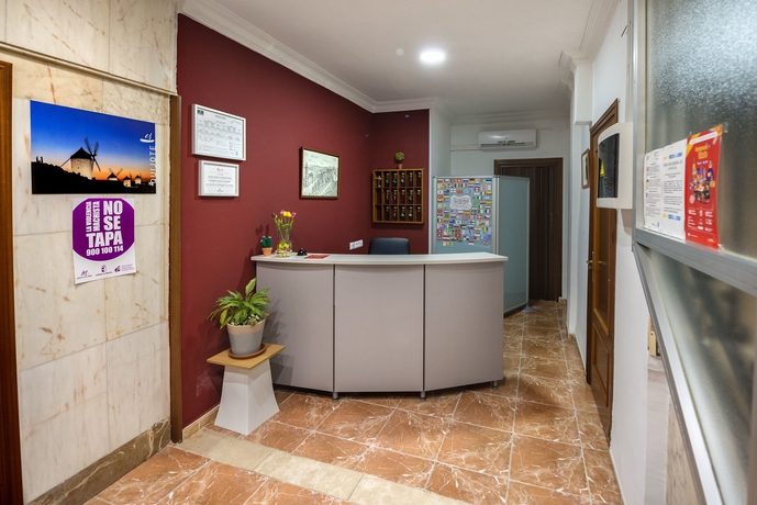 Imagen de los interiores del Hostal Santa Bárbara, Toledo. Foto 11