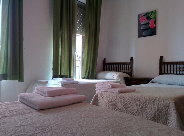 Imagen de la habitación del Hostal Santa Bárbara, Toledo. Foto 6