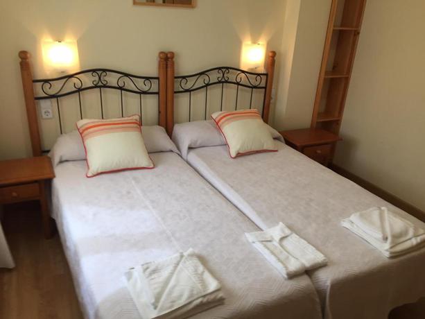 Imagen general del Hostal Santa Baia. Foto 16