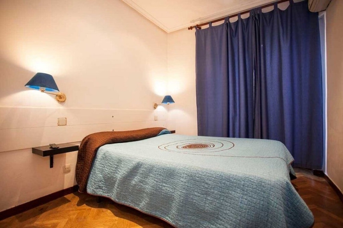 Imagen de la habitación del Hostal Santa Barbara, Chamberí. Foto 2