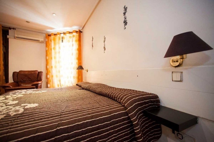 Imagen de la habitación del Hostal Santa Barbara, Chamberí. Foto 9