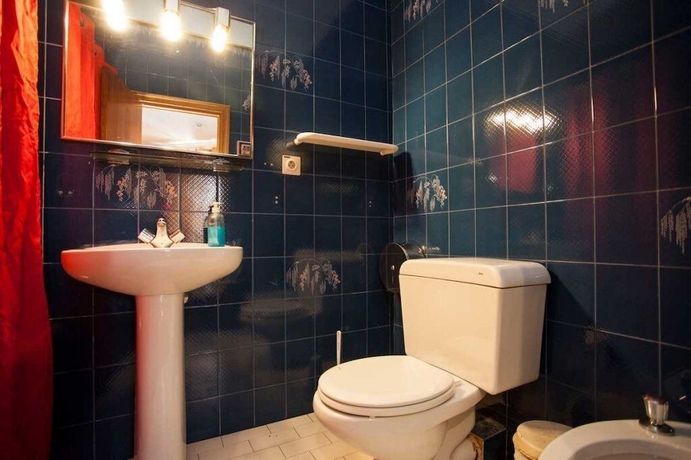 Imagen de la habitación del Hostal Santa Barbara, Chamberí. Foto 18