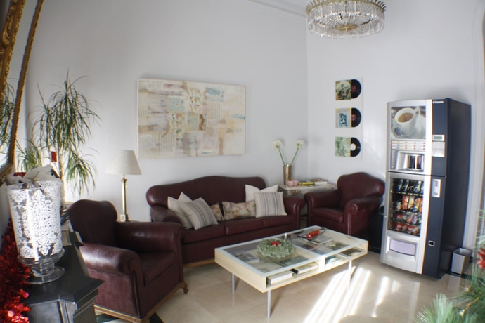 Imagen de los interiores del Hostal Santa Cruz, Madrid. Foto 19