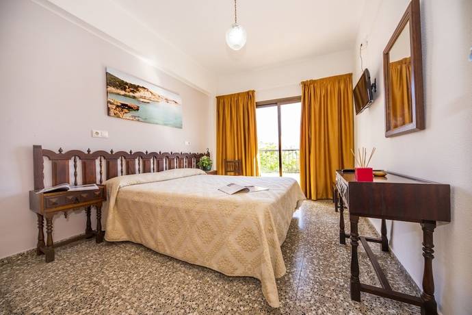 Imagen de la habitación del Hostal Santa Eulalia, Santa Eulalia des Riu. Foto 9