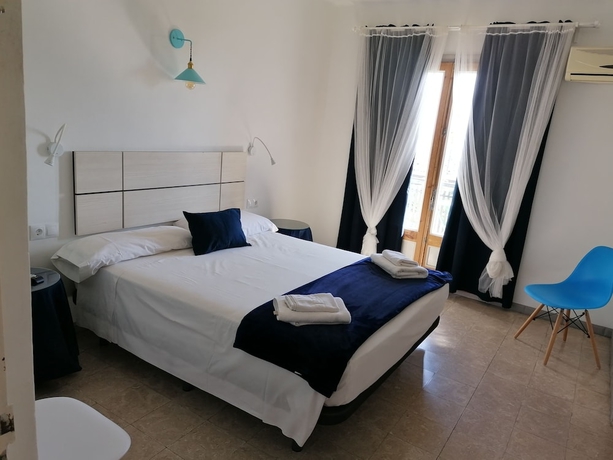 Imagen de la habitación del Hostal Santa Gemma. Foto 2