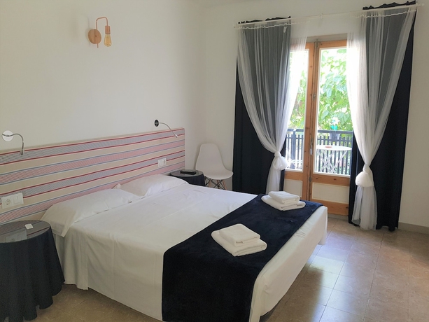 Imagen de la habitación del Hostal Santa Gemma. Foto 6