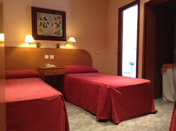 Imagen de la habitación del Hostal Santa Marta, Aranjuez. Foto 7