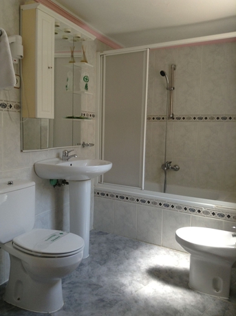 Imagen de la habitación del Hostal Santa Marta, Aranjuez. Foto 13