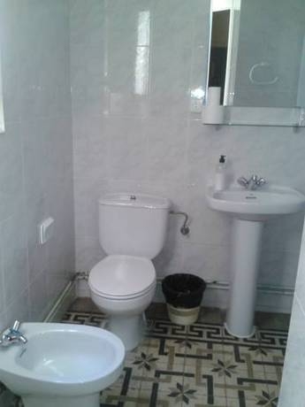 Imagen de la habitación del Hostal Santa Teresa, Reus. Foto 6