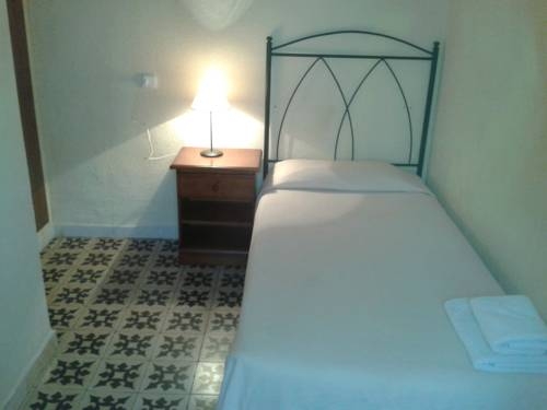 Imagen de la habitación del Hostal Santa Teresa, Reus. Foto 9
