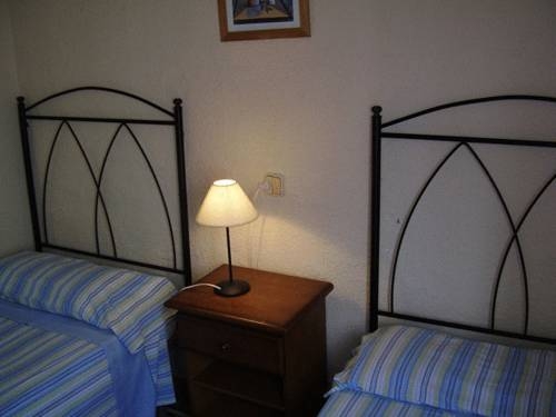 Imagen de la habitación del Hostal Santa Teresa, Reus. Foto 13