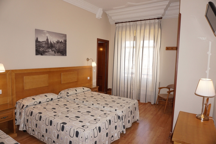 Imagen de la habitación del Hostal Santillan. Foto 4