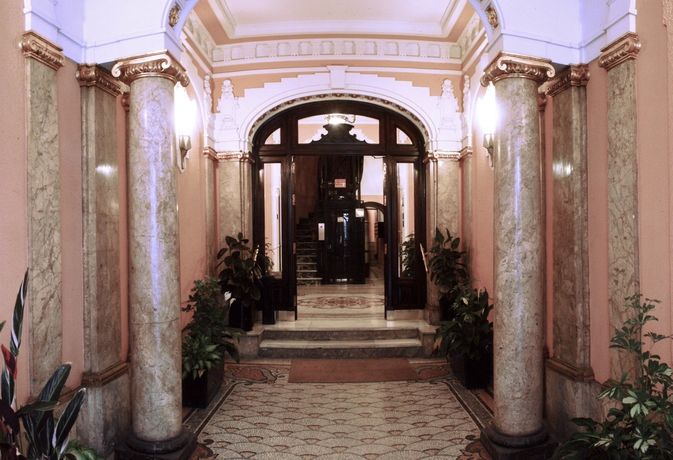 Imagen de los interiores del Hostal Santillan. Foto 15