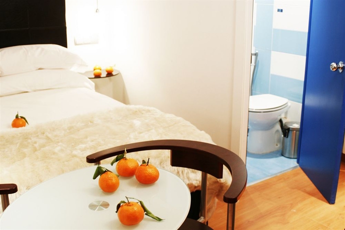 Imagen de la habitación del Hostal Santo Domingo, Gran V&iacute;a. Foto 3