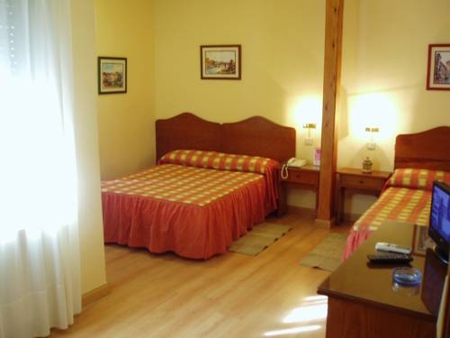 Imagen de la habitación del Hostal Santo Tomé. Foto 6