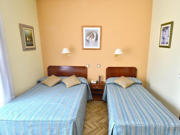 Imagen de la habitación del Hostal Sardinero. Foto 3