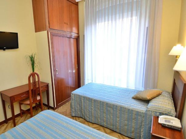 Imagen de la habitación del Hostal Sardinero. Foto 5