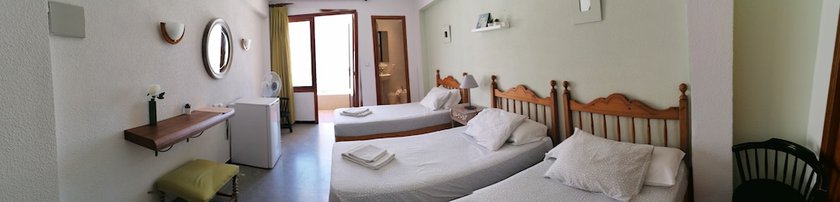 Imagen de la habitación del Hostal Saturno, Cala Millor. Foto 6