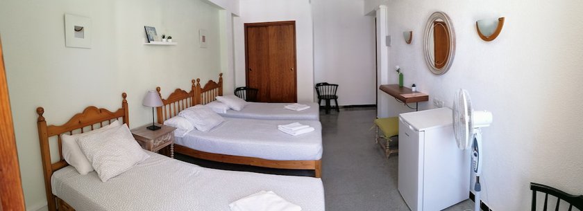 Imagen de la habitación del Hostal Saturno, Cala Millor. Foto 8