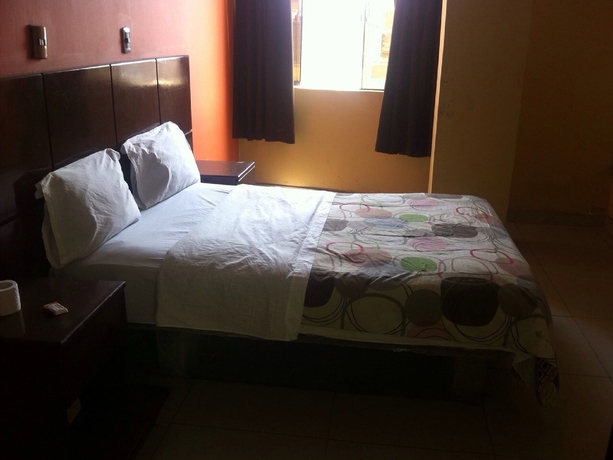 Imagen de la habitación del Hostal Sauna Emporio Pizarro. Foto 4