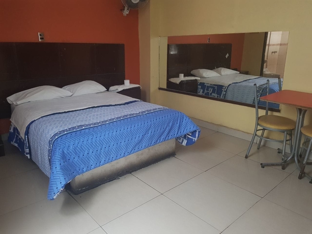 Imagen de la habitación del Hostal Sauna Emporio Pizarro. Foto 5