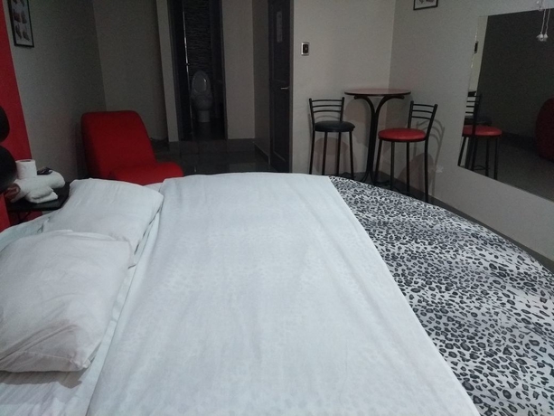 Imagen de la habitación del Hostal Sauna Emporio Pizarro. Foto 7