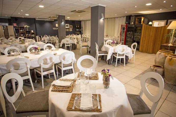 Imagen del bar/restaurante del Hostal Savoy, Alcoy. Foto 3